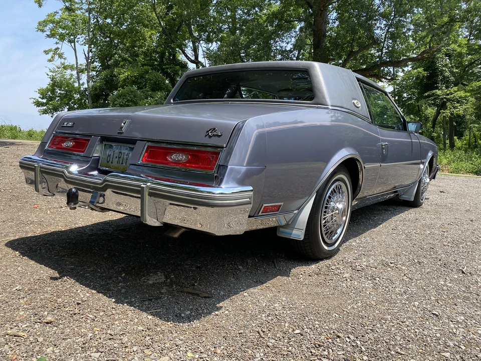 1981 Buick Riviera 4th-7th Gen - Image 16 of 31