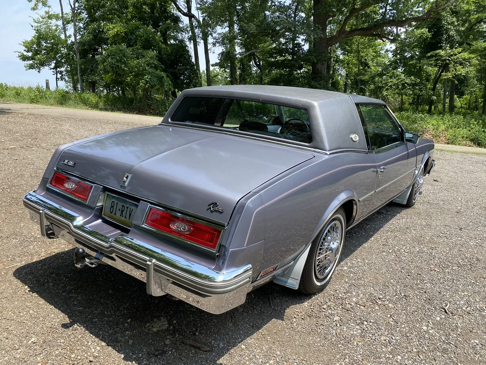 1981 Buick Riviera 4th-7th Gen - Image 15 of 31