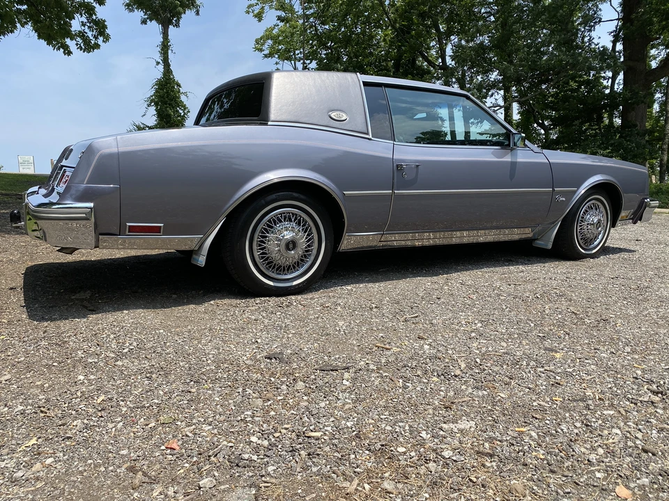 1981 Buick Riviera 4th-7th Gen - Image 13 of 31