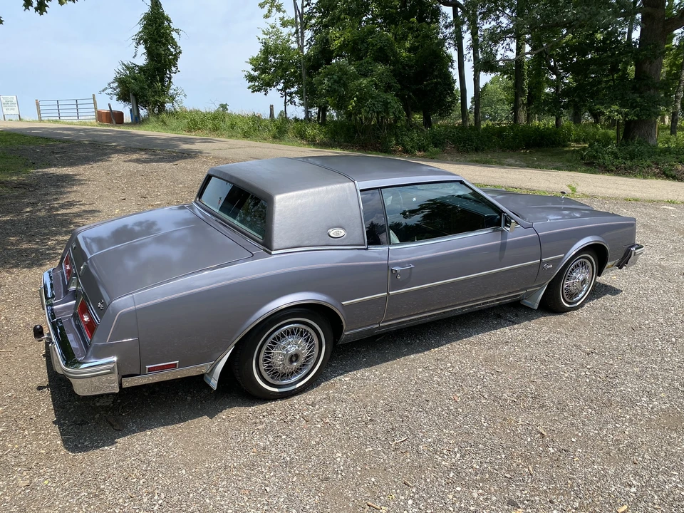 1981 Buick Riviera 4th-7th Gen - Image 11 of 31