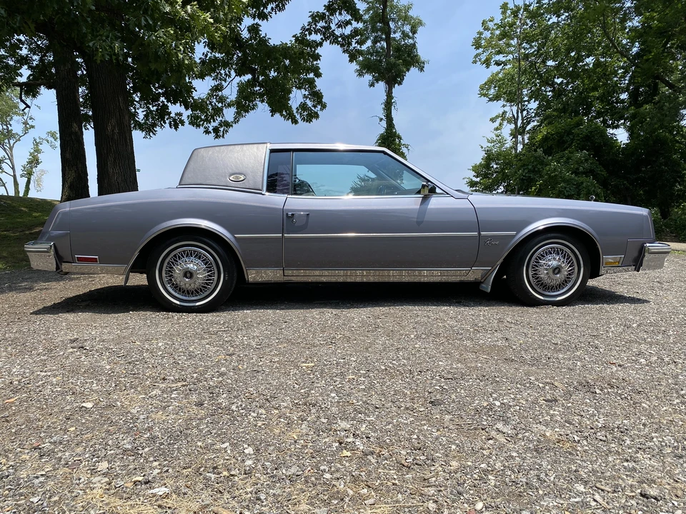 1981 Buick Riviera 4th-7th Gen - Image 10 of 31