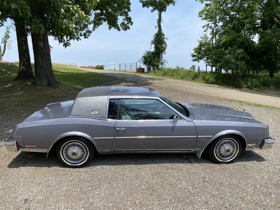 1981 Buick Riviera 4th-7th Gen - Image 8 of 31