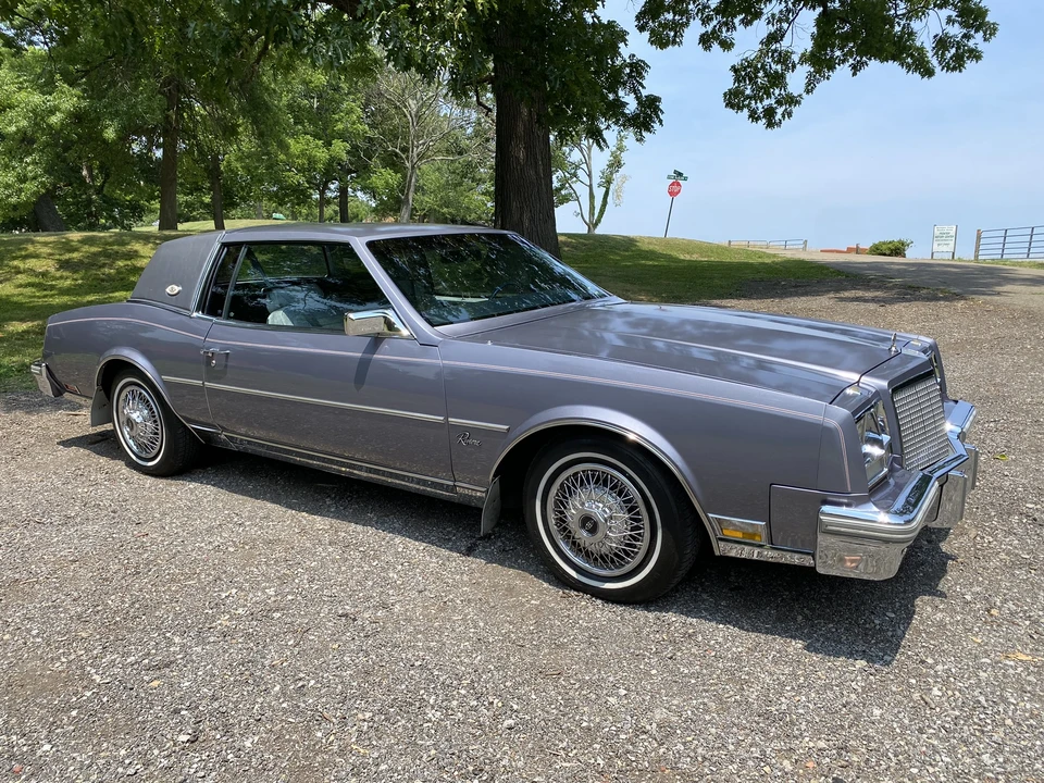 1981 Buick Riviera 4th-7th Gen - Image 6 of 31