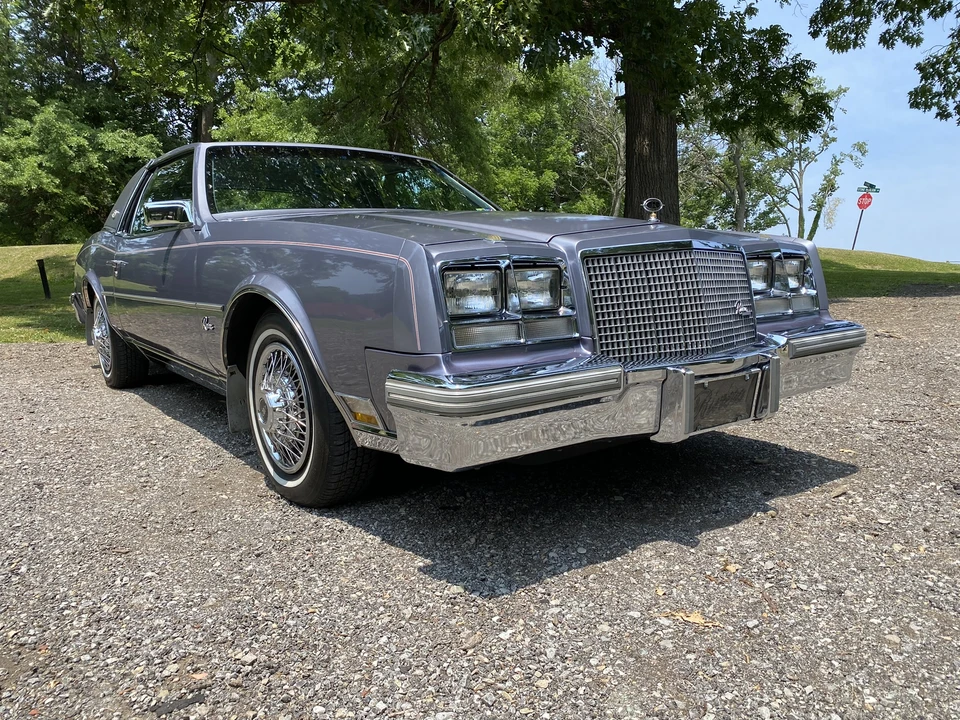 1981 Buick Riviera 4th-7th Gen - Image 4 of 31