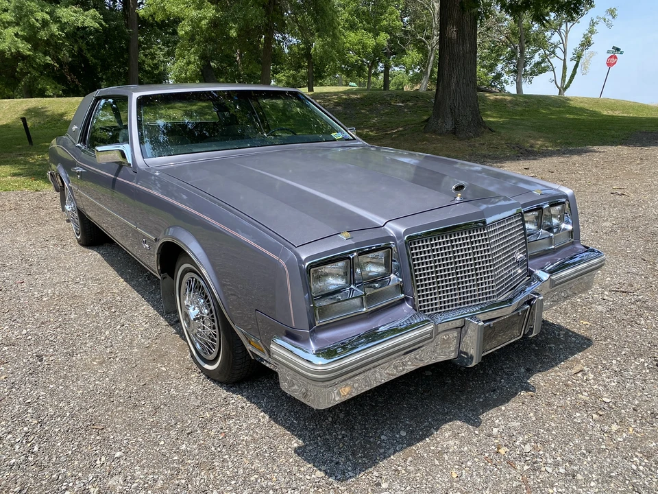 1981 Buick Riviera 4th-7th Gen - Image 3 of 31