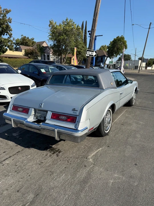1981 Buick Riviera 4th-7th Gen - Image 4 of 14