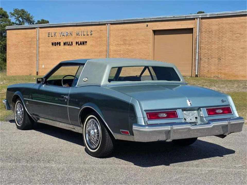 1981 Buick Riviera 4th-7th Gen - Image 10 of 31