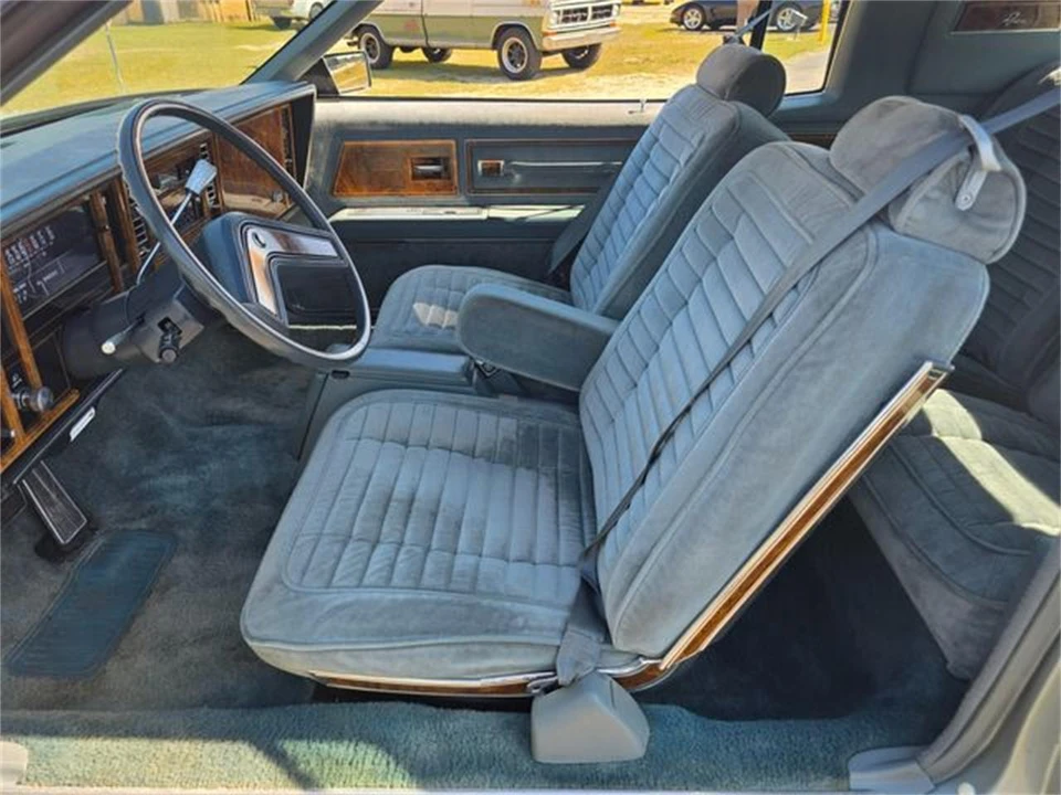 1981 Buick Riviera 4th-7th Gen - Image 14 of 31