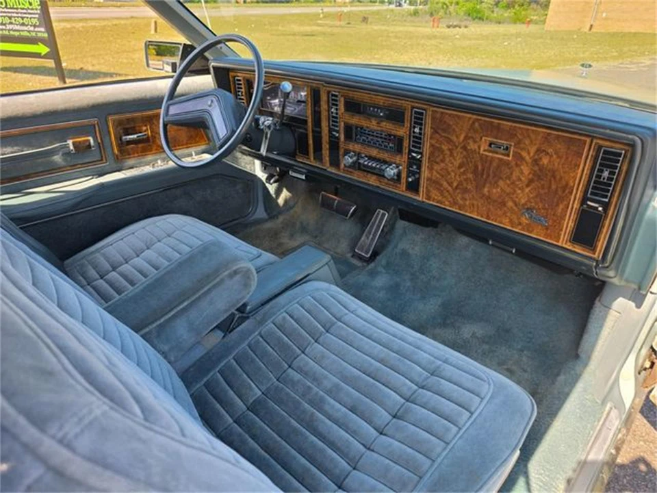 1981 Buick Riviera 4th-7th Gen - Image 29 of 31