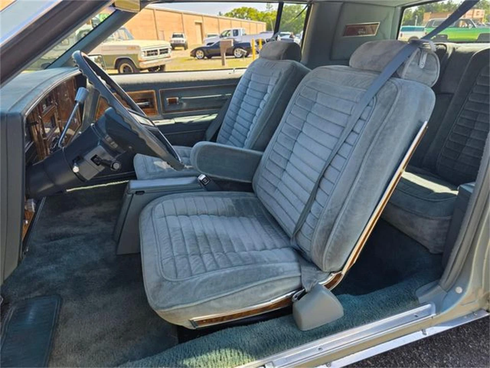 1981 Buick Riviera 4th-7th Gen - Image 13 of 31