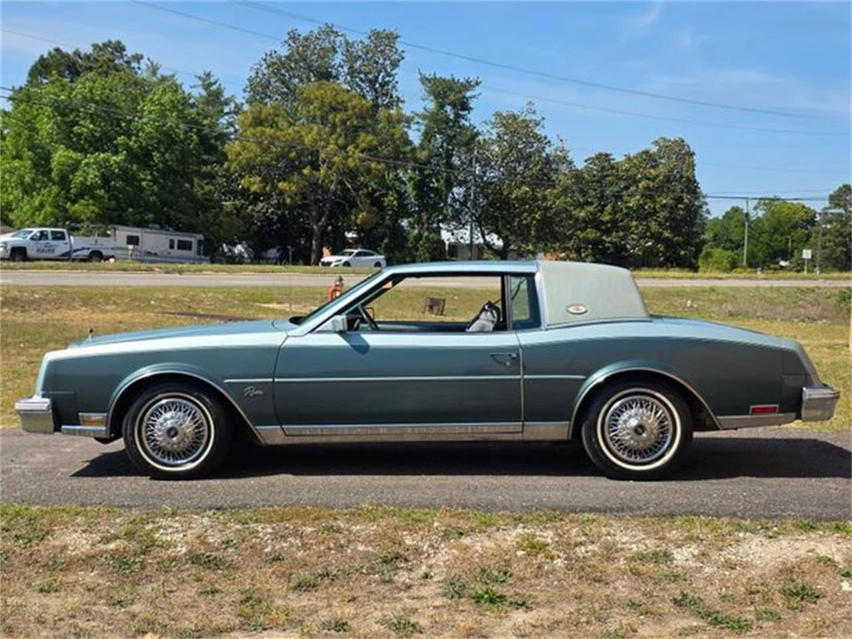 1981 Buick Riviera 4th-7th Gen - Image 11 of 31