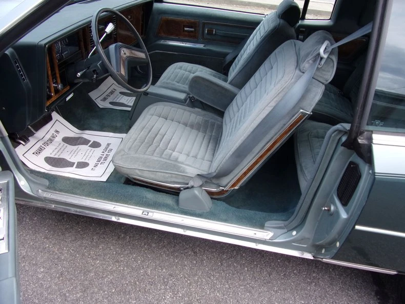 1981 Buick Riviera 4th-7th Gen - Image 20 of 28