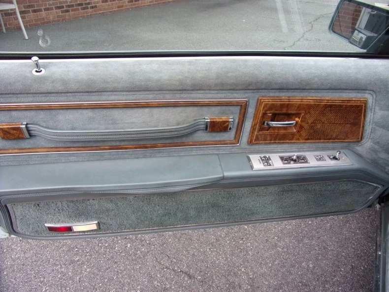 1981 Buick Riviera 4th-7th Gen - Image 17 of 28