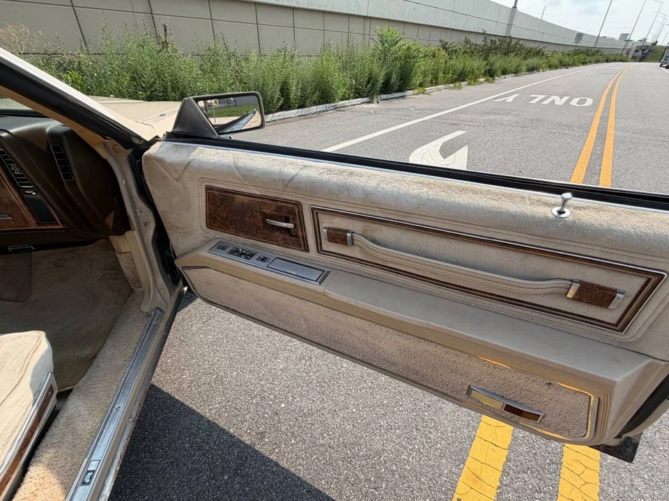 1981 Buick Riviera 4th-7th Gen - Image 13 of 17
