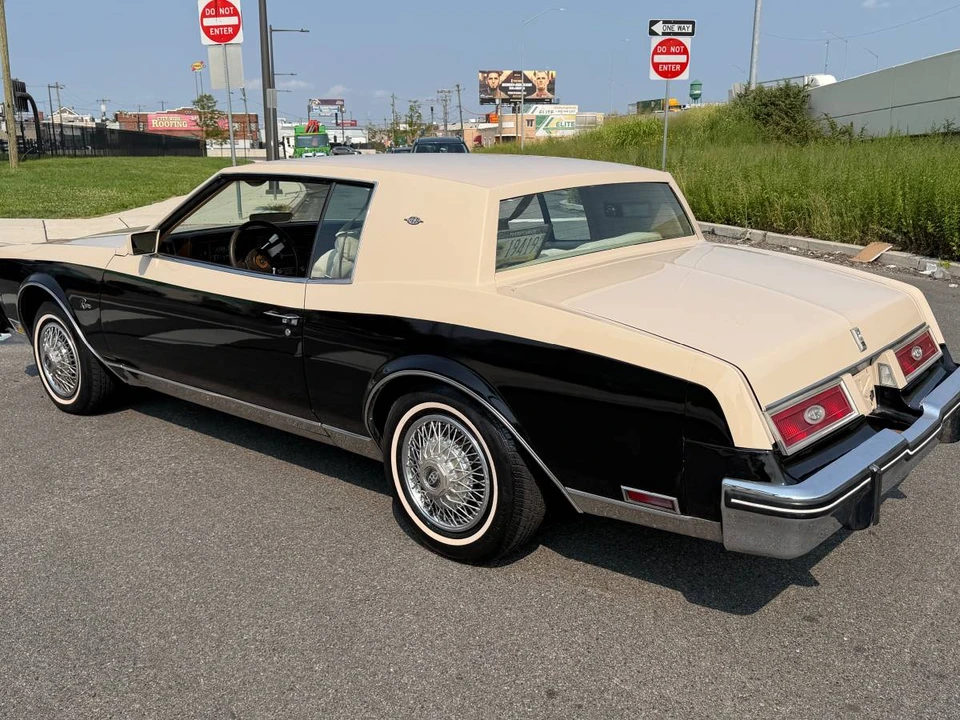 1981 Buick Riviera 4th-7th Gen - Image 7 of 17