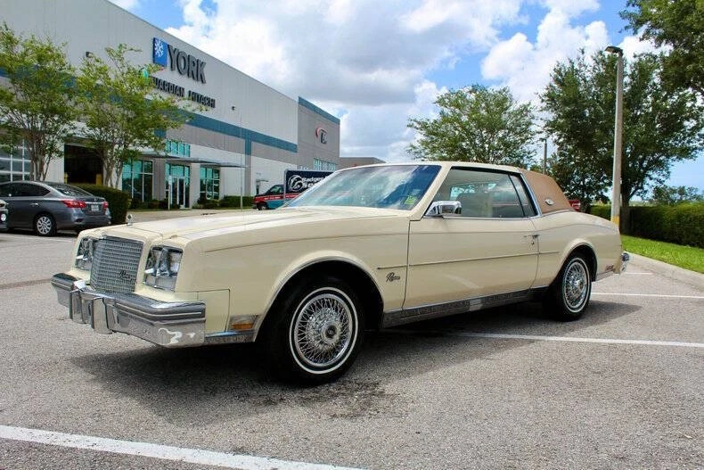 1981 Buick Riviera 4th-7th Gen - Image 8 of 21