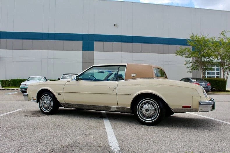 1981 Buick Riviera 4th-7th Gen - Image 11 of 21