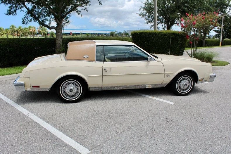 1981 Buick Riviera 4th-7th Gen - Image 18 of 21