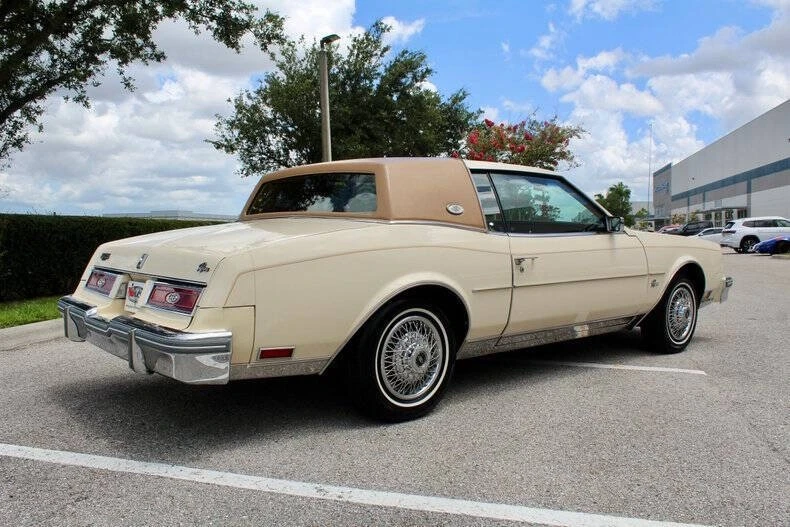 1981 Buick Riviera 4th-7th Gen - Image 15 of 21