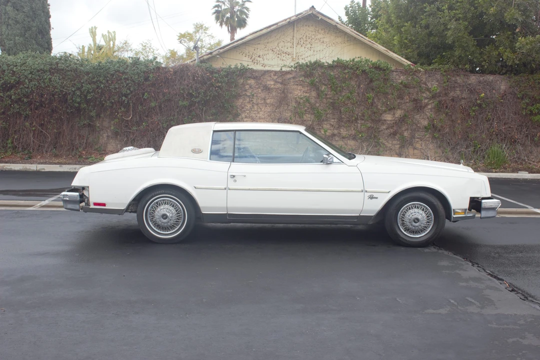 1981 Buick Riviera 4th-7th Gen - Image 22 of 31