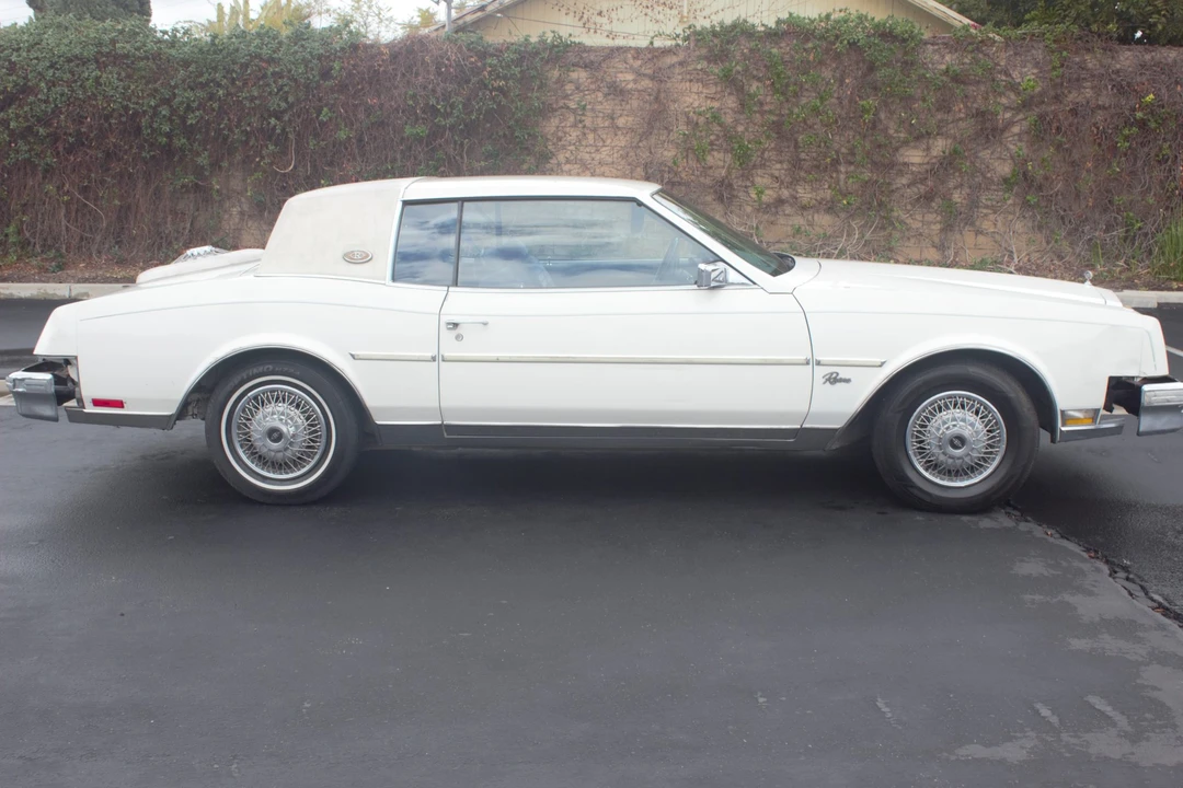 1981 Buick Riviera 4th-7th Gen - Image 21 of 31