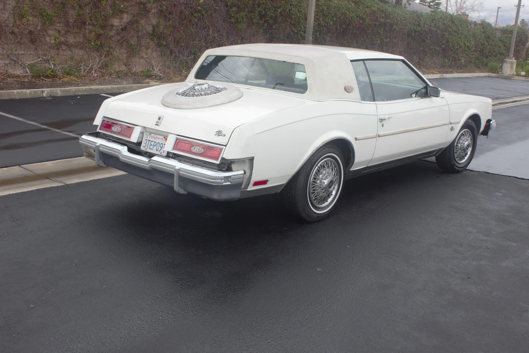 1981 Buick Riviera 4th-7th Gen - Image 18 of 31