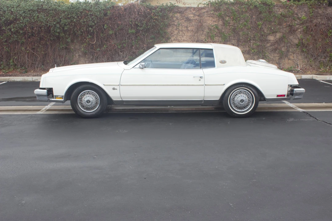 1981 Buick Riviera 4th-7th Gen - Image 7 of 31