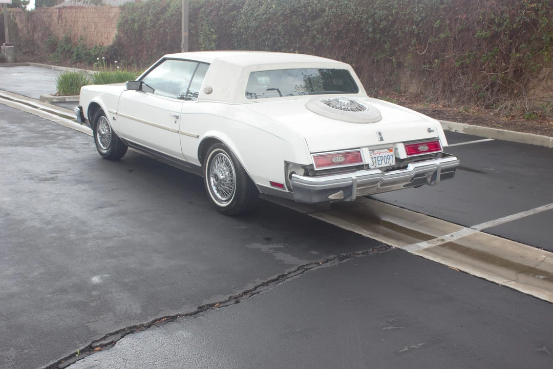 1981 Buick Riviera 4th-7th Gen - Image 11 of 31