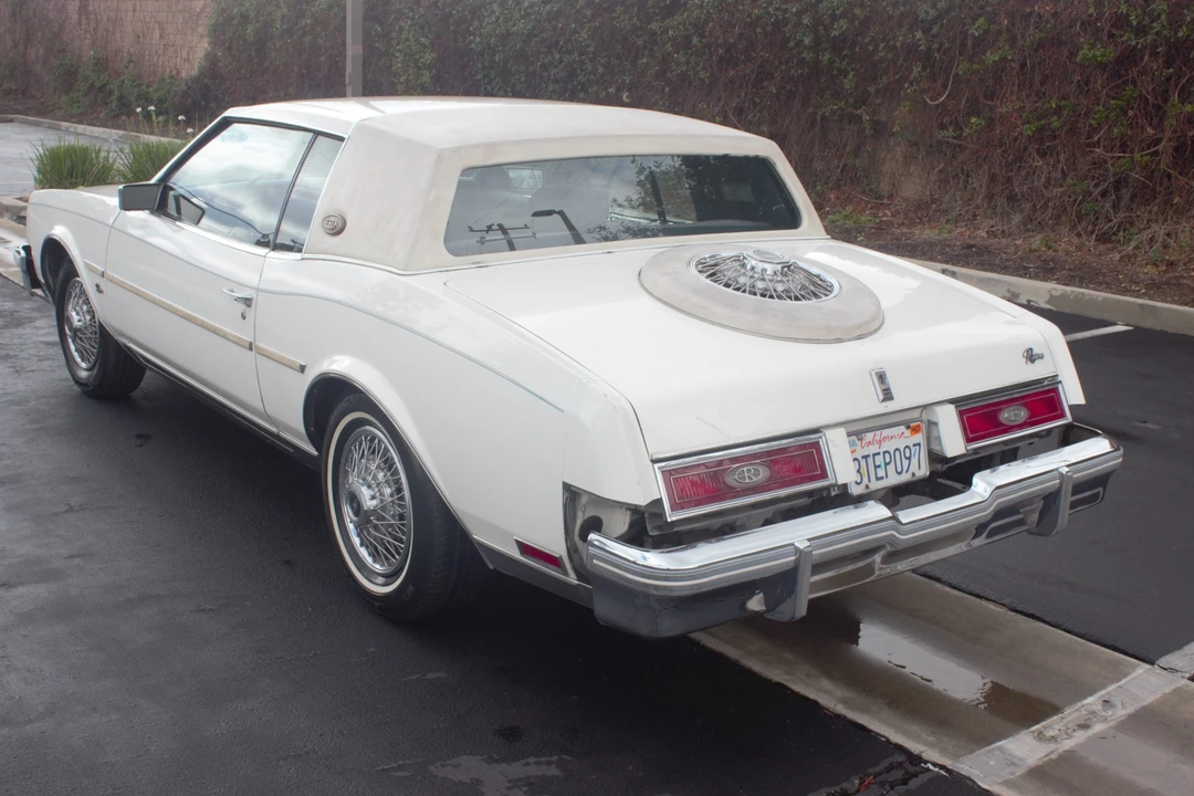 1981 Buick Riviera 4th-7th Gen - Image 12 of 31
