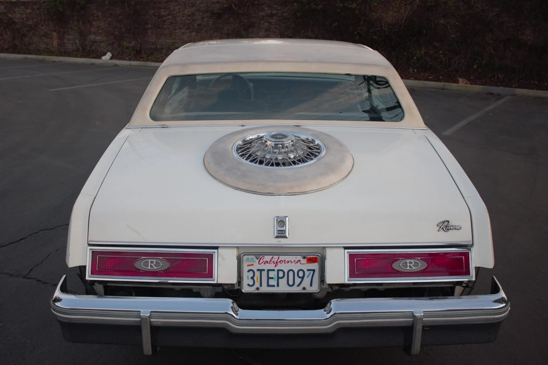 1981 Buick Riviera 4th-7th Gen - Image 15 of 31