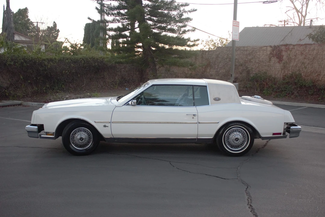 1981 Buick Riviera 4th-7th Gen - Image 6 of 31