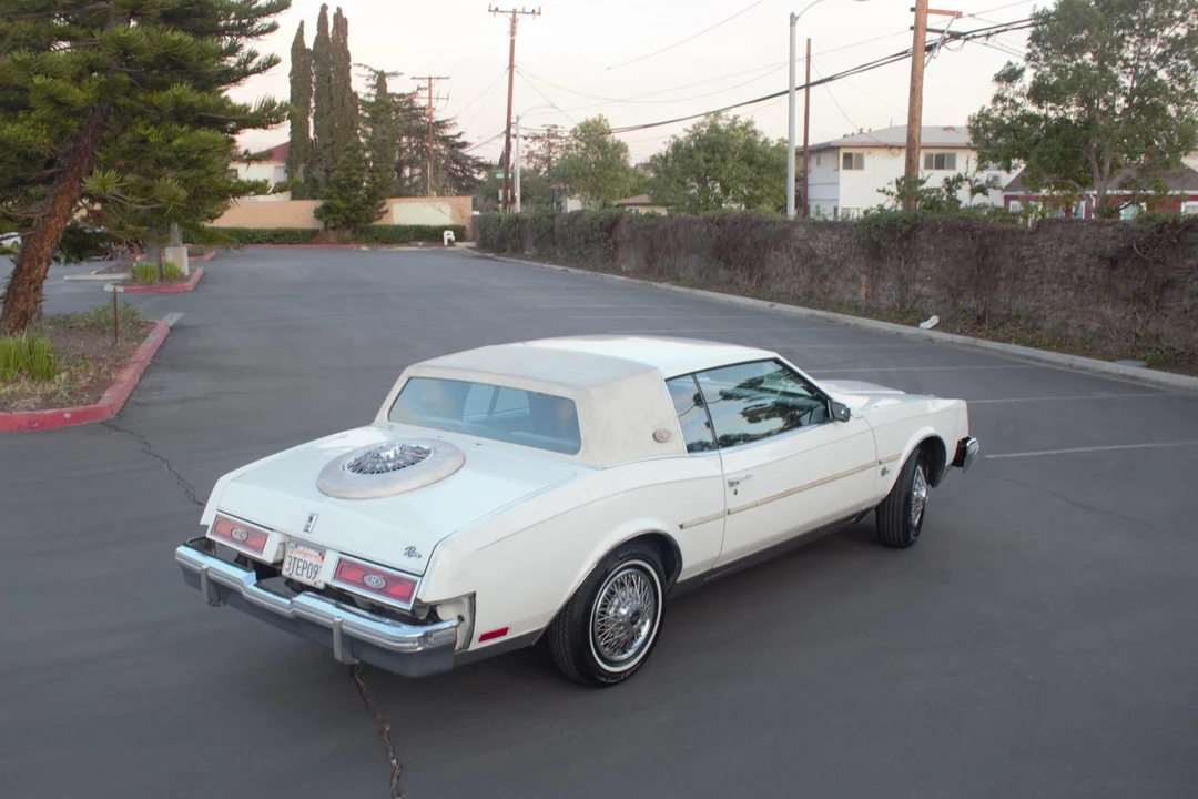 1981 Buick Riviera 4th-7th Gen - Image 17 of 31