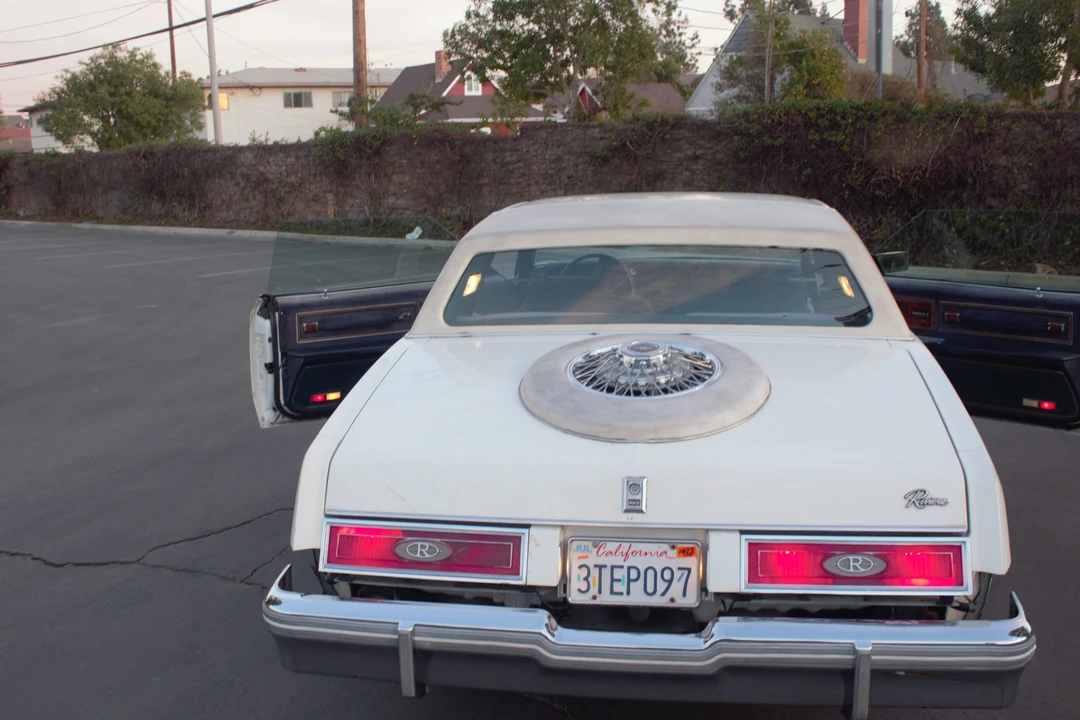 1981 Buick Riviera 4th-7th Gen - Image 16 of 31