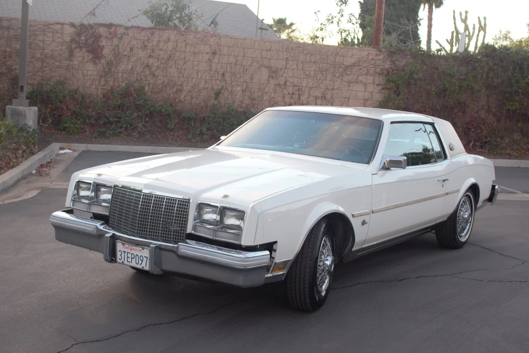 1981 Buick Riviera 4th-7th Gen - Image 3 of 31