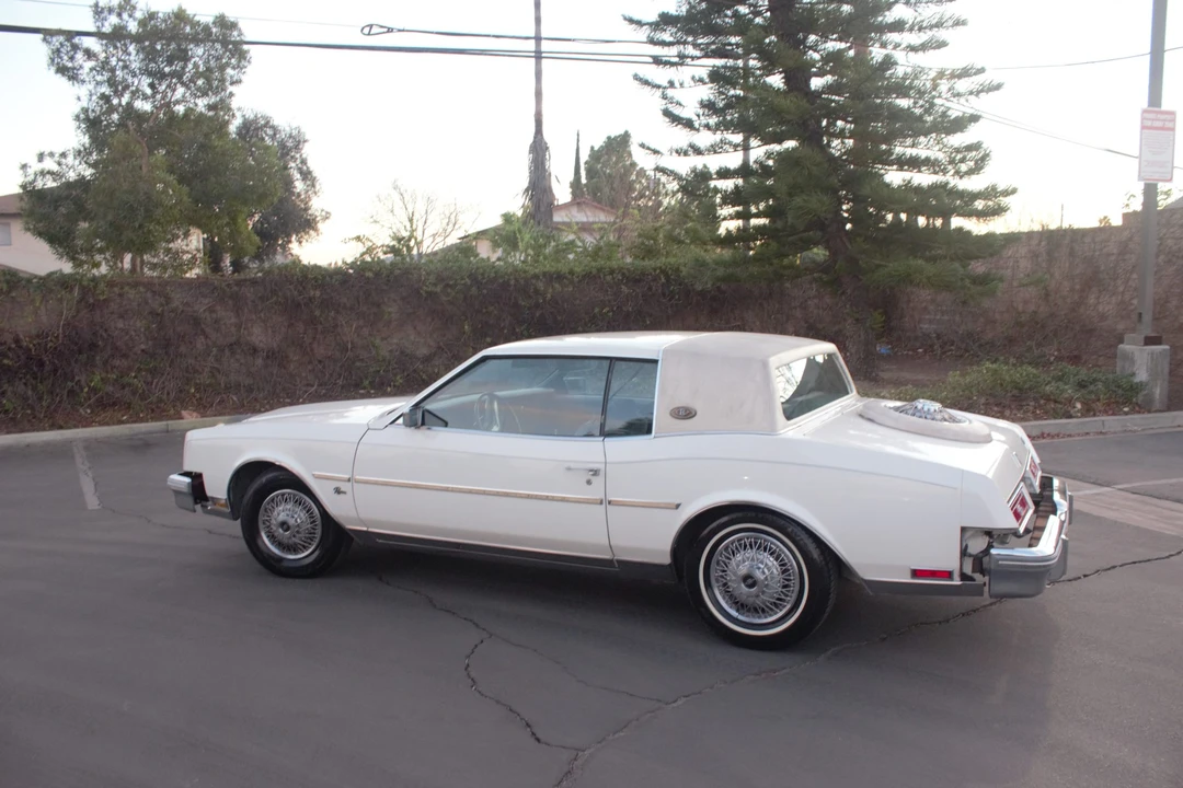 1981 Buick Riviera 4th-7th Gen - Image 8 of 31