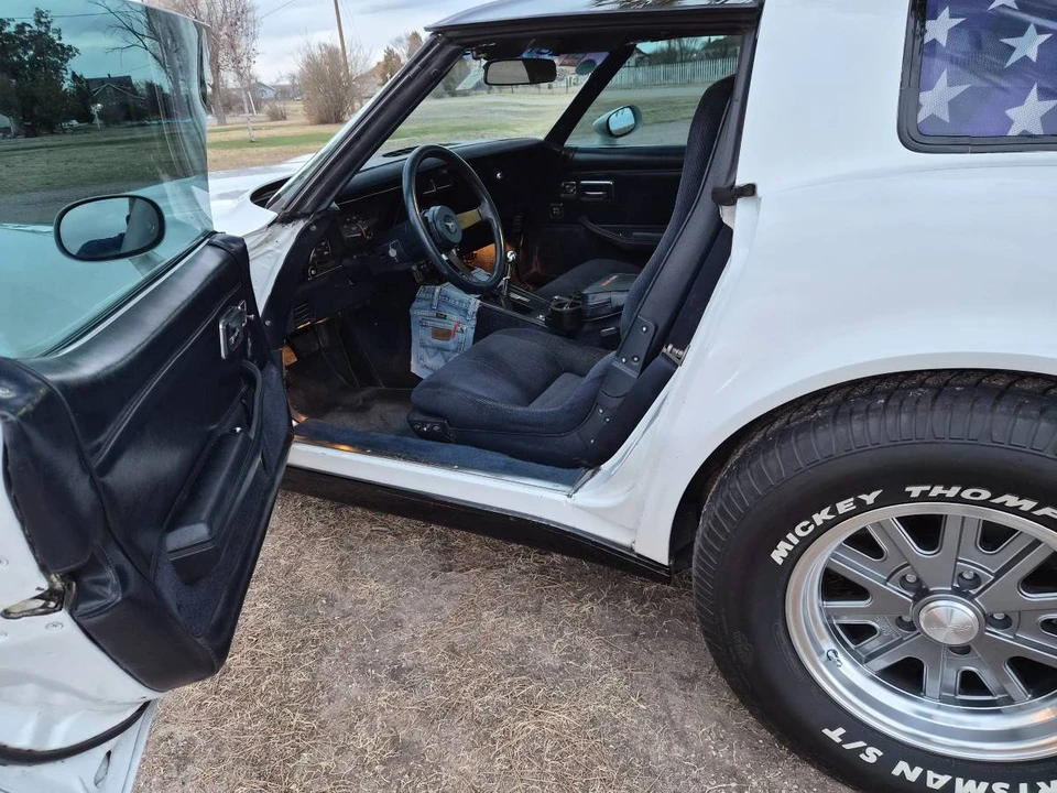 1981 Chevrolet Corvette C3 - Image 2 of 24