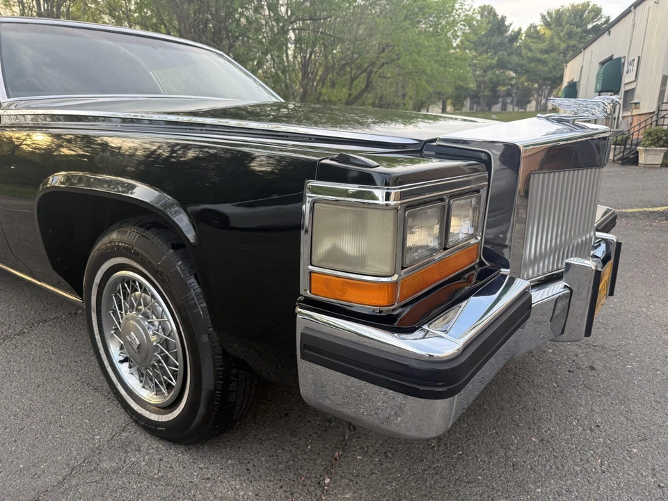 1981 Cadillac DeVille 5th Gen - Image 17 of 31