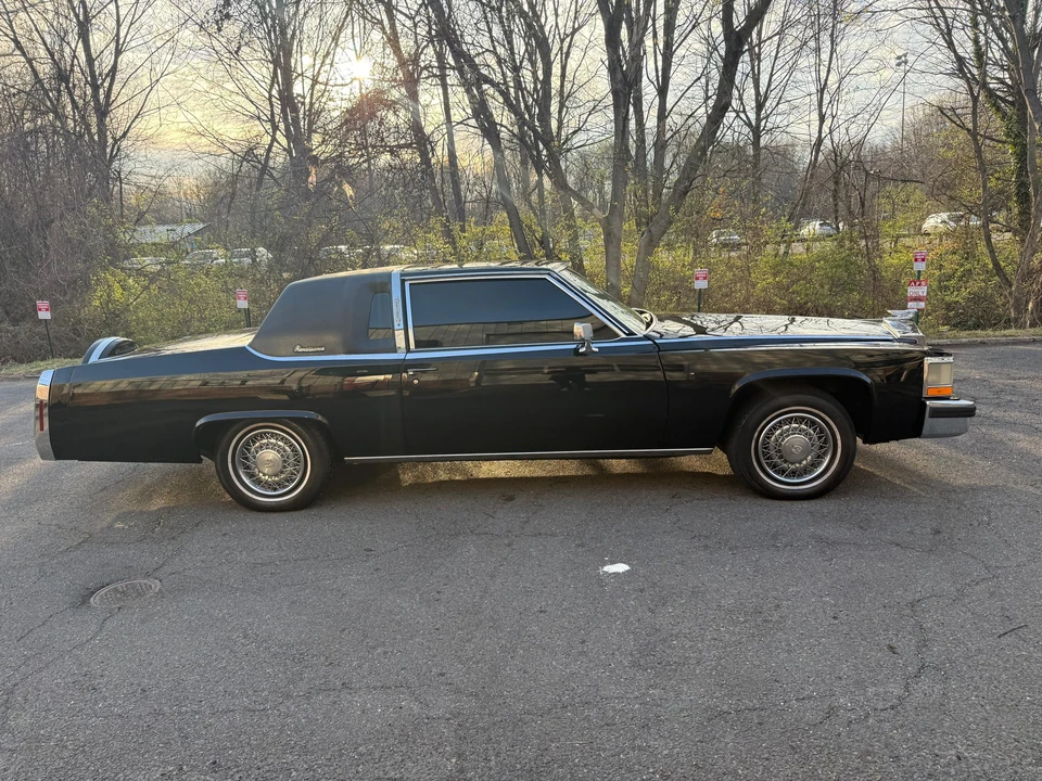 1981 Cadillac DeVille 5th Gen - Image 9 of 31
