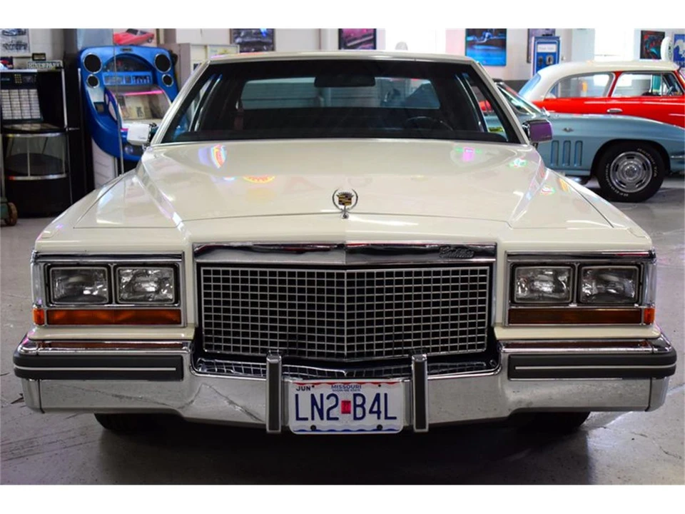 1981 Cadillac DeVille 5th Gen - Image 26 of 31