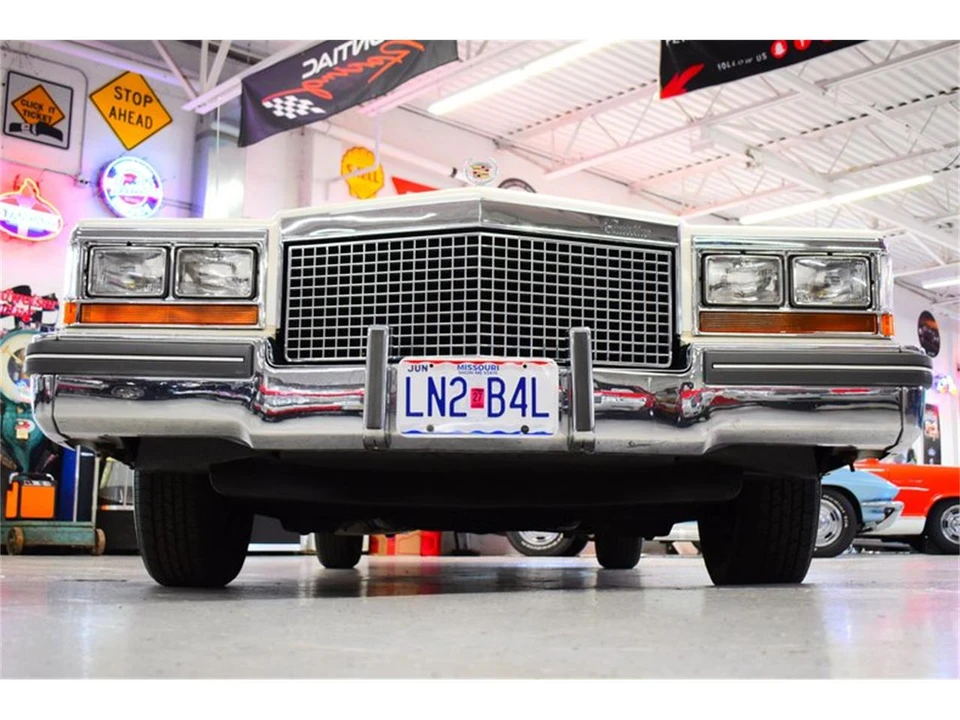 1981 Cadillac DeVille 5th Gen - Image 28 of 31