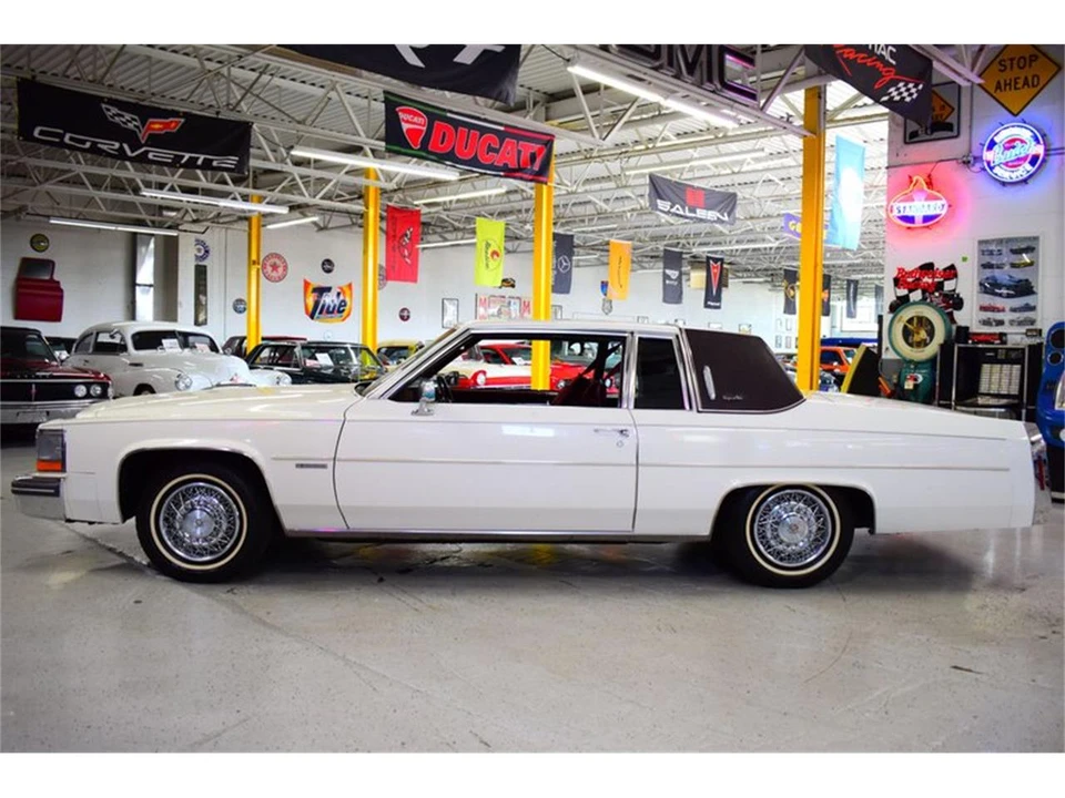 1981 Cadillac DeVille 5th Gen - Image 18 of 31