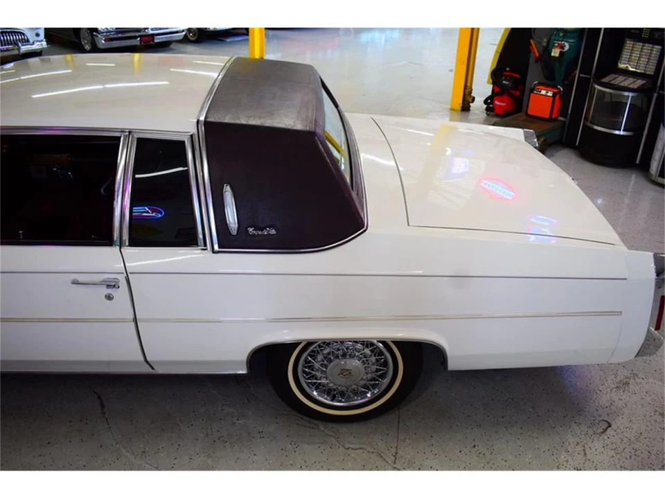 1981 Cadillac DeVille 5th Gen - Image 19 of 31