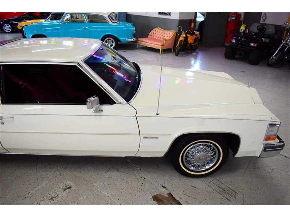 1981 Cadillac DeVille 5th Gen - Image 5 of 31