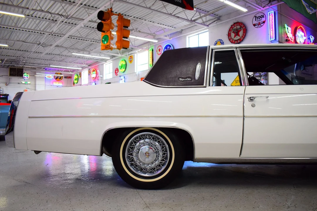 1981 Cadillac DeVille 5th Gen - Image 7 of 20
