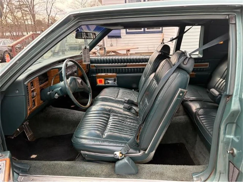 1981 Cadillac DeVille 5th Gen - Image 5 of 18