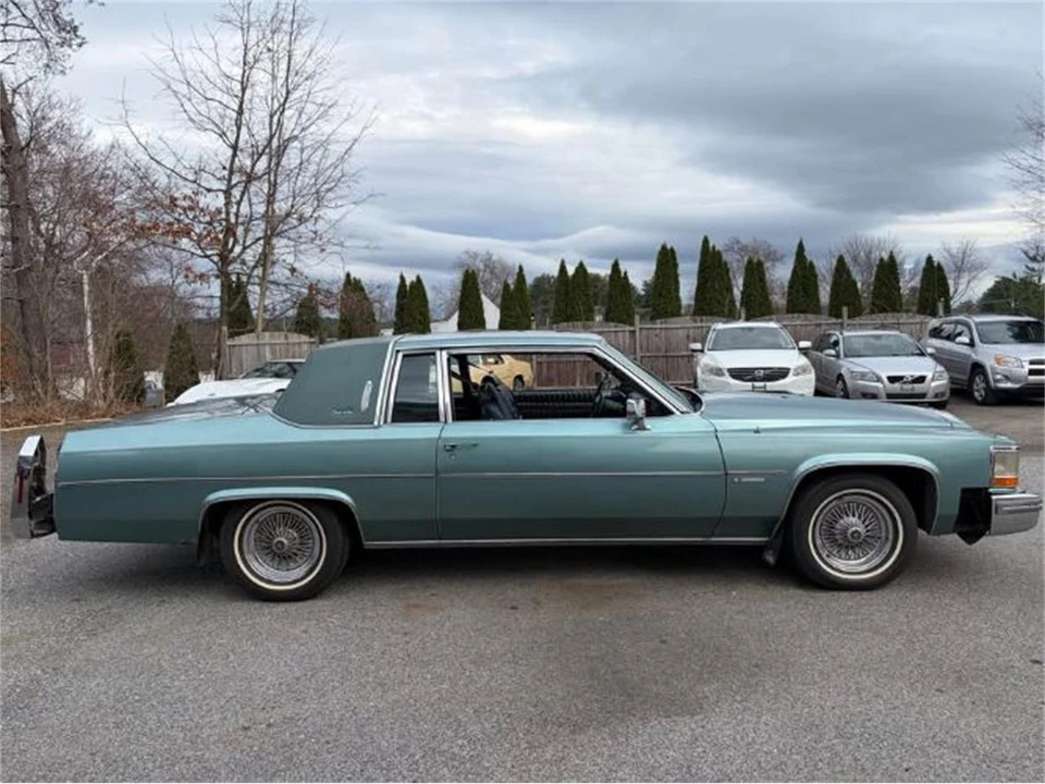 1981 Cadillac DeVille 5th Gen - Image 15 of 18