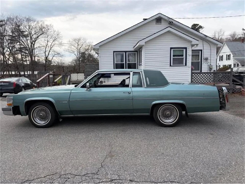 1981 Cadillac DeVille 5th Gen - Image 14 of 18