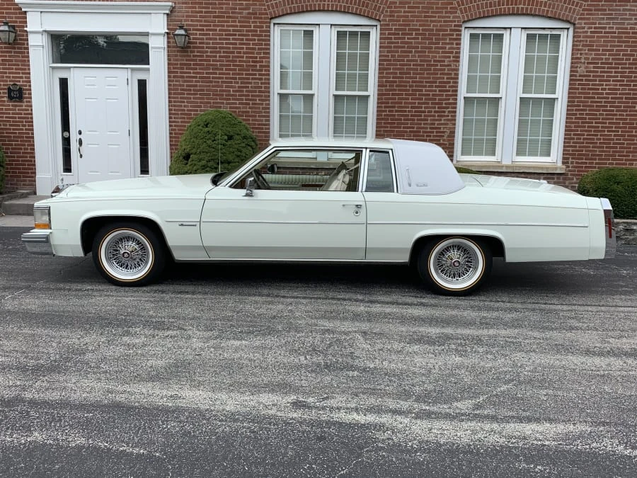 1981 Cadillac DeVille 5th Gen - Image 2 of 7