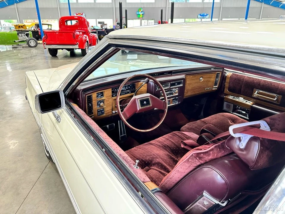 1981 Cadillac DeVille 6th Gen - Image 20 of 21