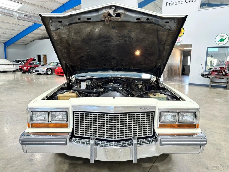 1981 Cadillac DeVille 6th Gen - Image 10 of 21